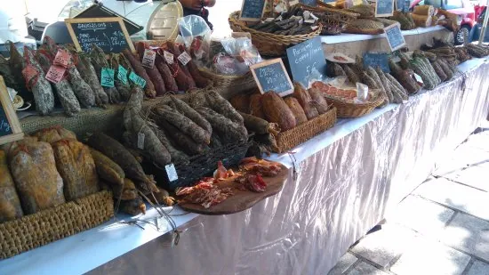Stand di salumi corsi DOP a base di maiale nero