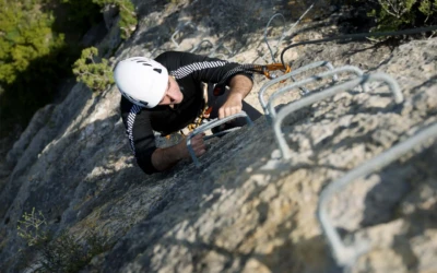 Cos’è la via ferrata? Attrezzatura, stagione migliore