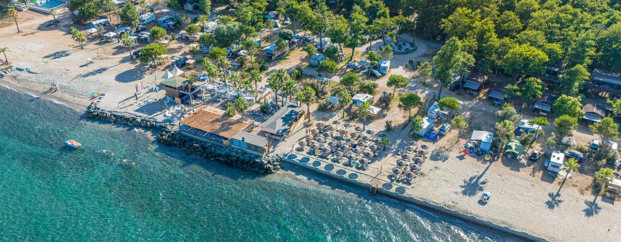 camping-corse-bord-de-mer-luxe-2025