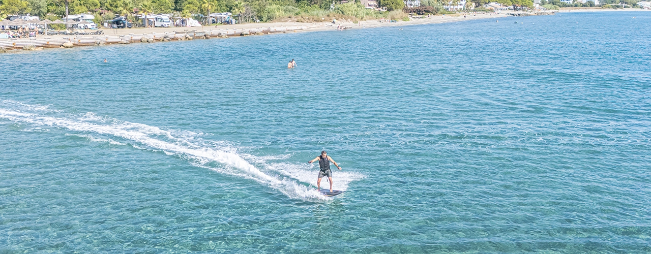 camping-corse-bord-de-mer-luxe-2025