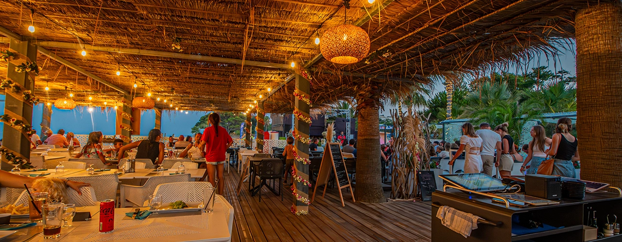 camping-corse-bord-de-mer-luxe-2025